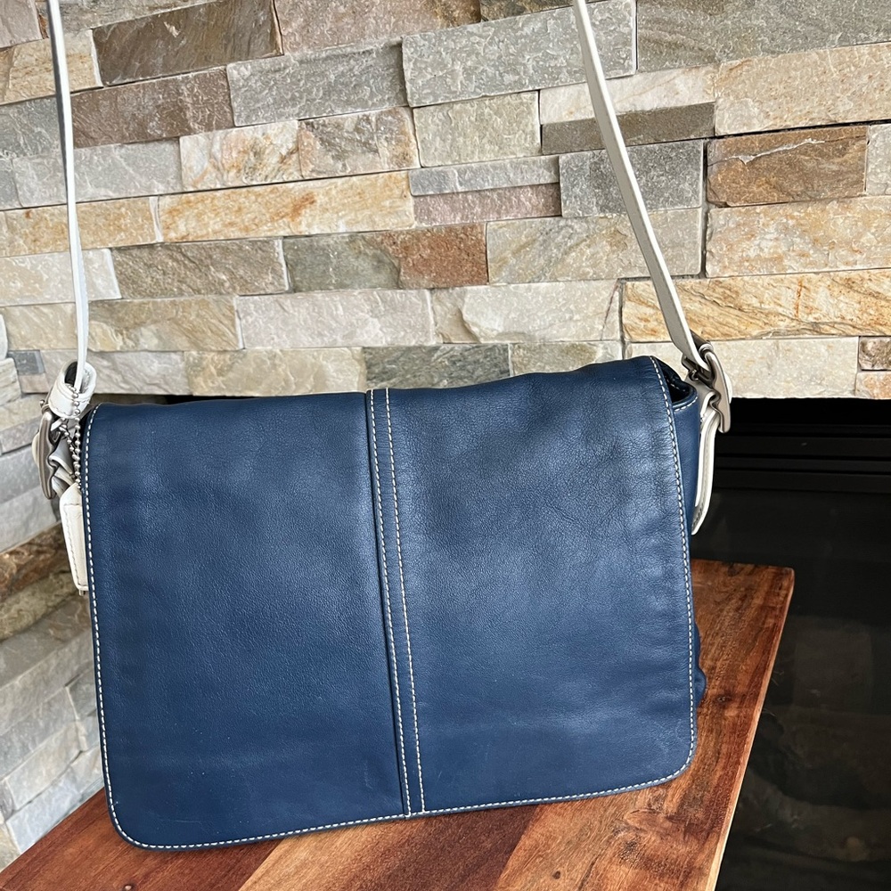 Coach Hampton Flap Bag 06 | Navy Blue Leather | Contrast Stitching